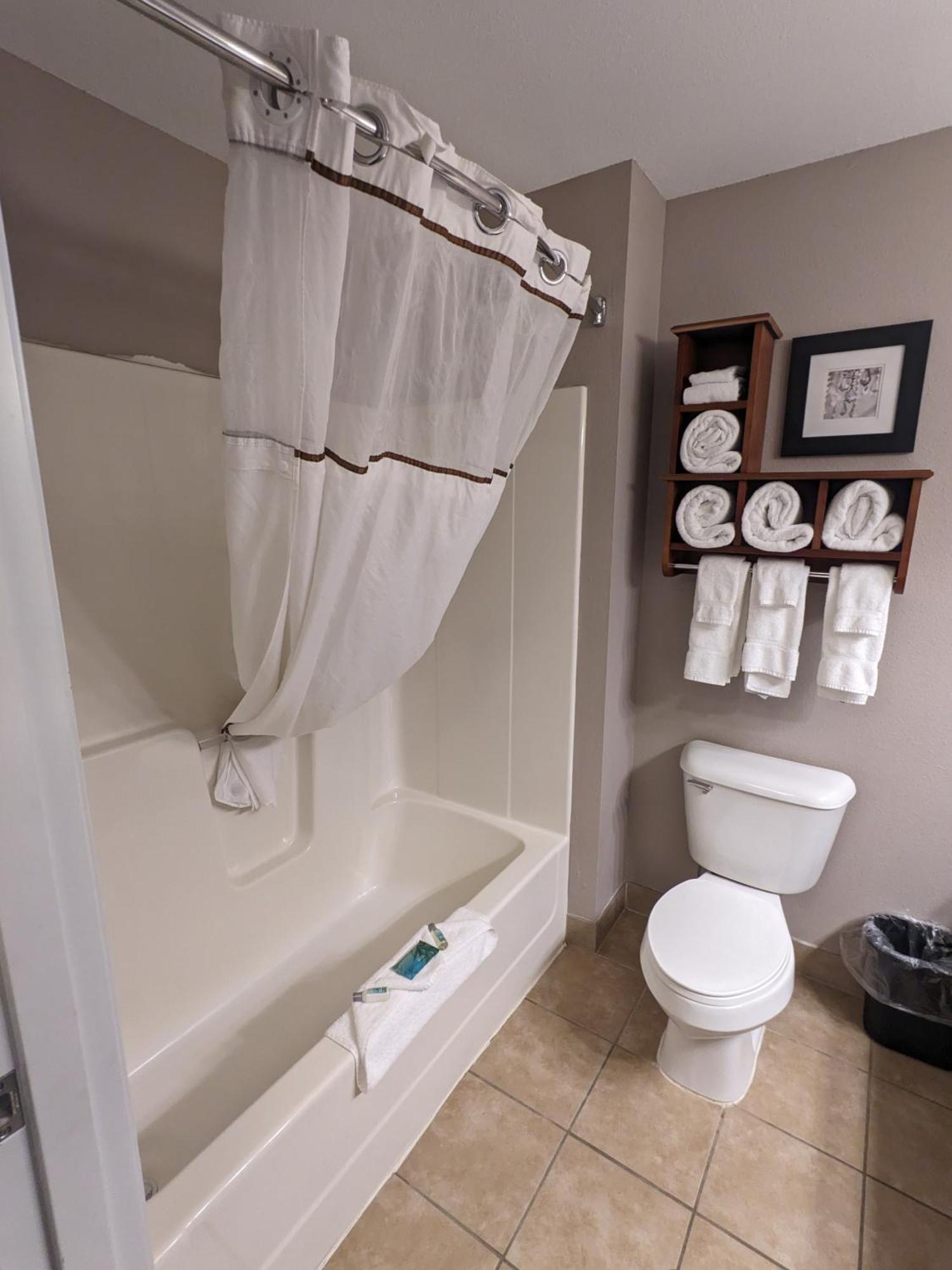סיינט קלאוד Grandstay Residential Suites Hotel מראה חיצוני תמונה