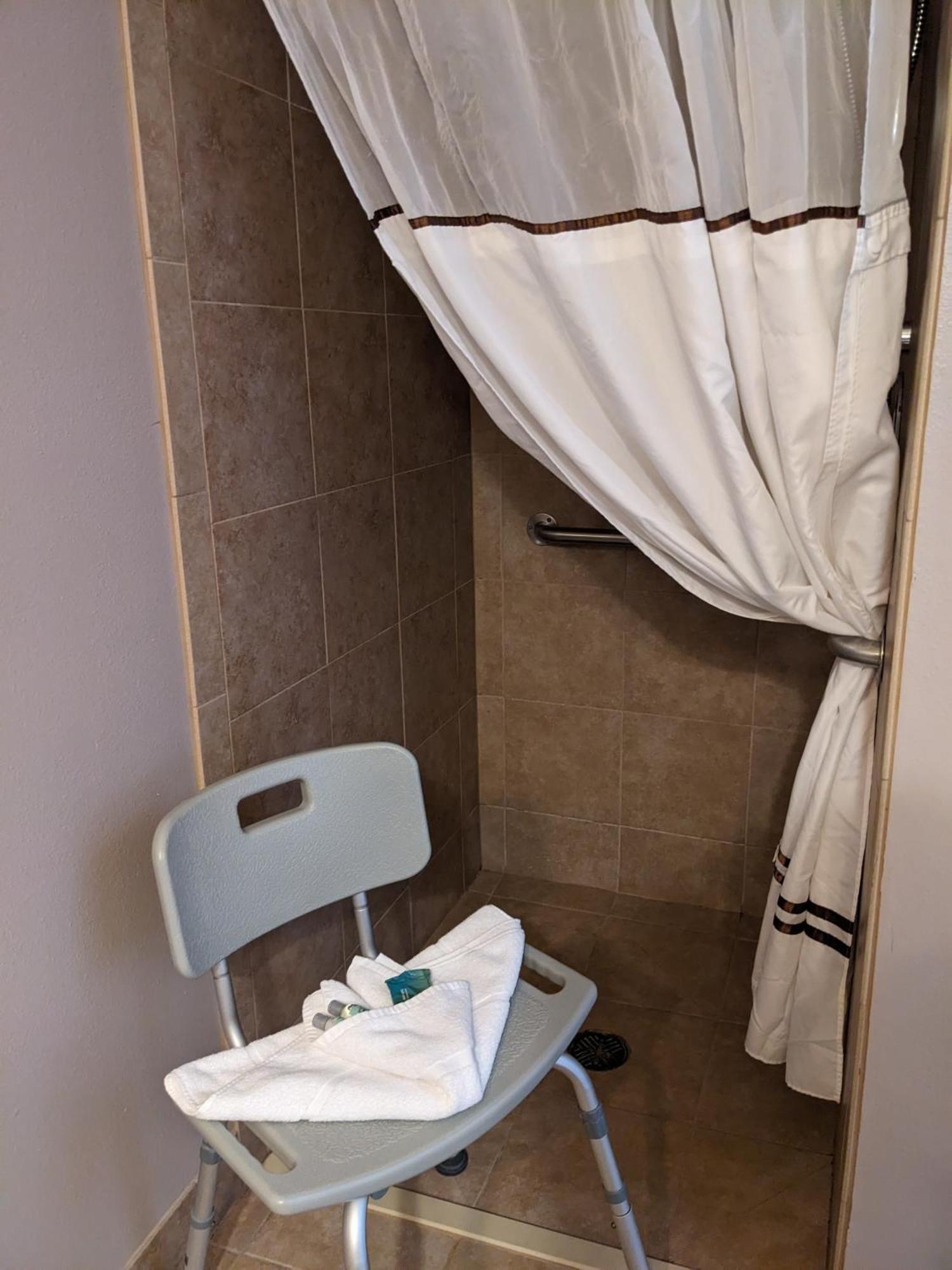 סיינט קלאוד Grandstay Residential Suites Hotel מראה חיצוני תמונה