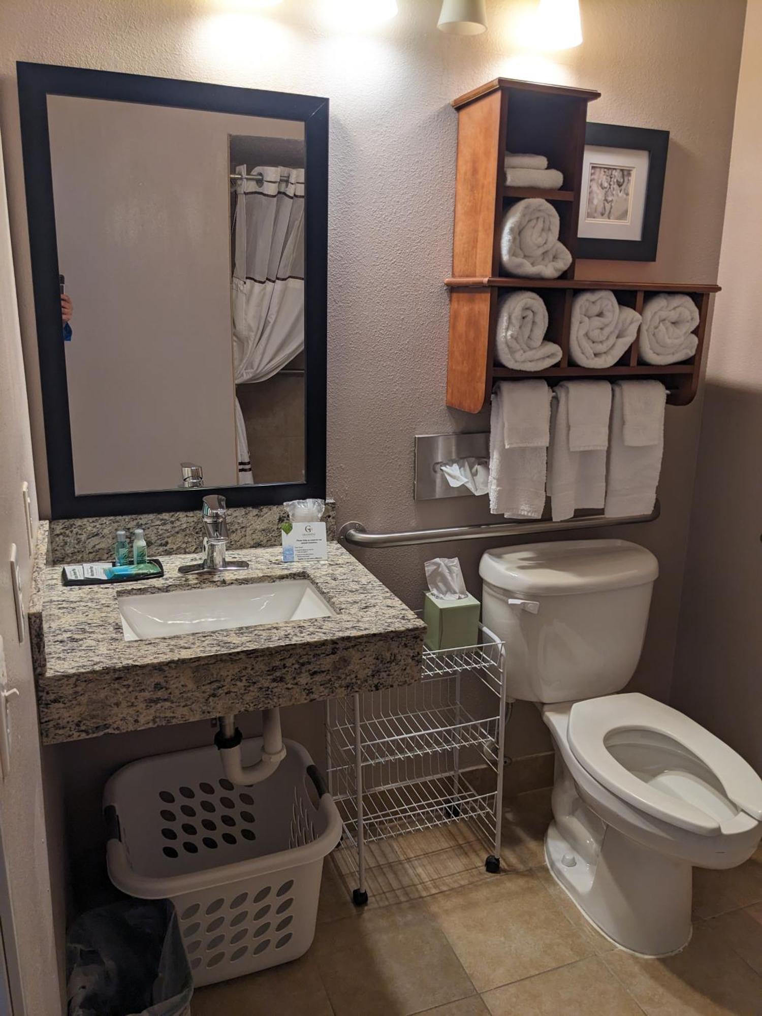 סיינט קלאוד Grandstay Residential Suites Hotel מראה חיצוני תמונה