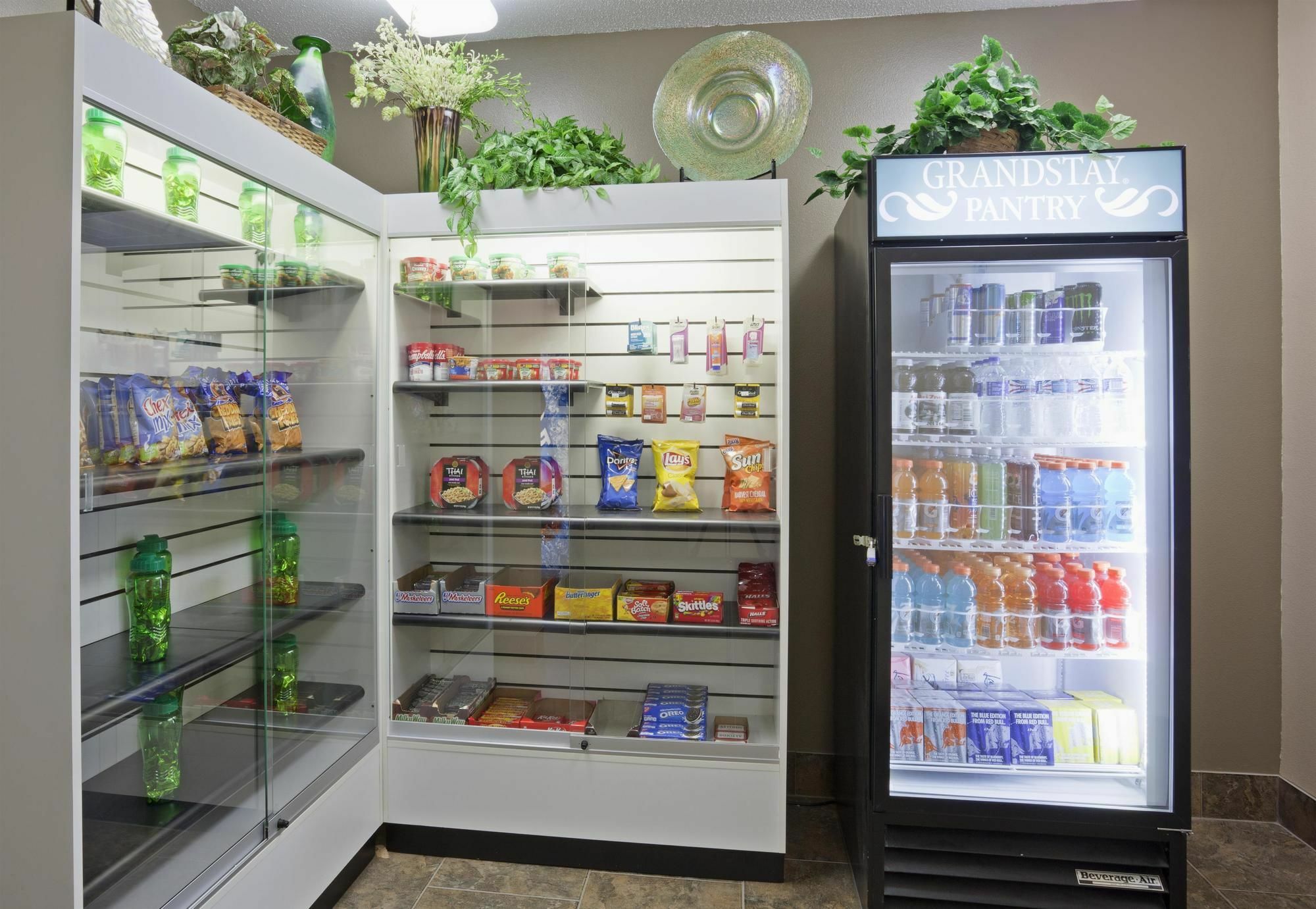 סיינט קלאוד Grandstay Residential Suites Hotel מראה חיצוני תמונה